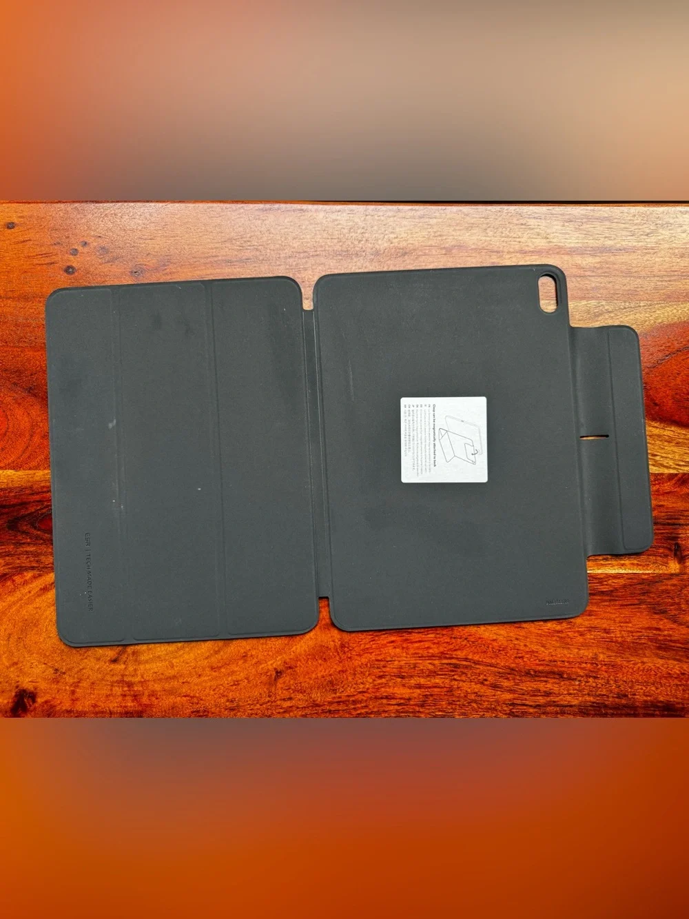 ESR iPad Air 10.9” 4th 5th Gen Flip Magnetic Case Pencil Holder Black